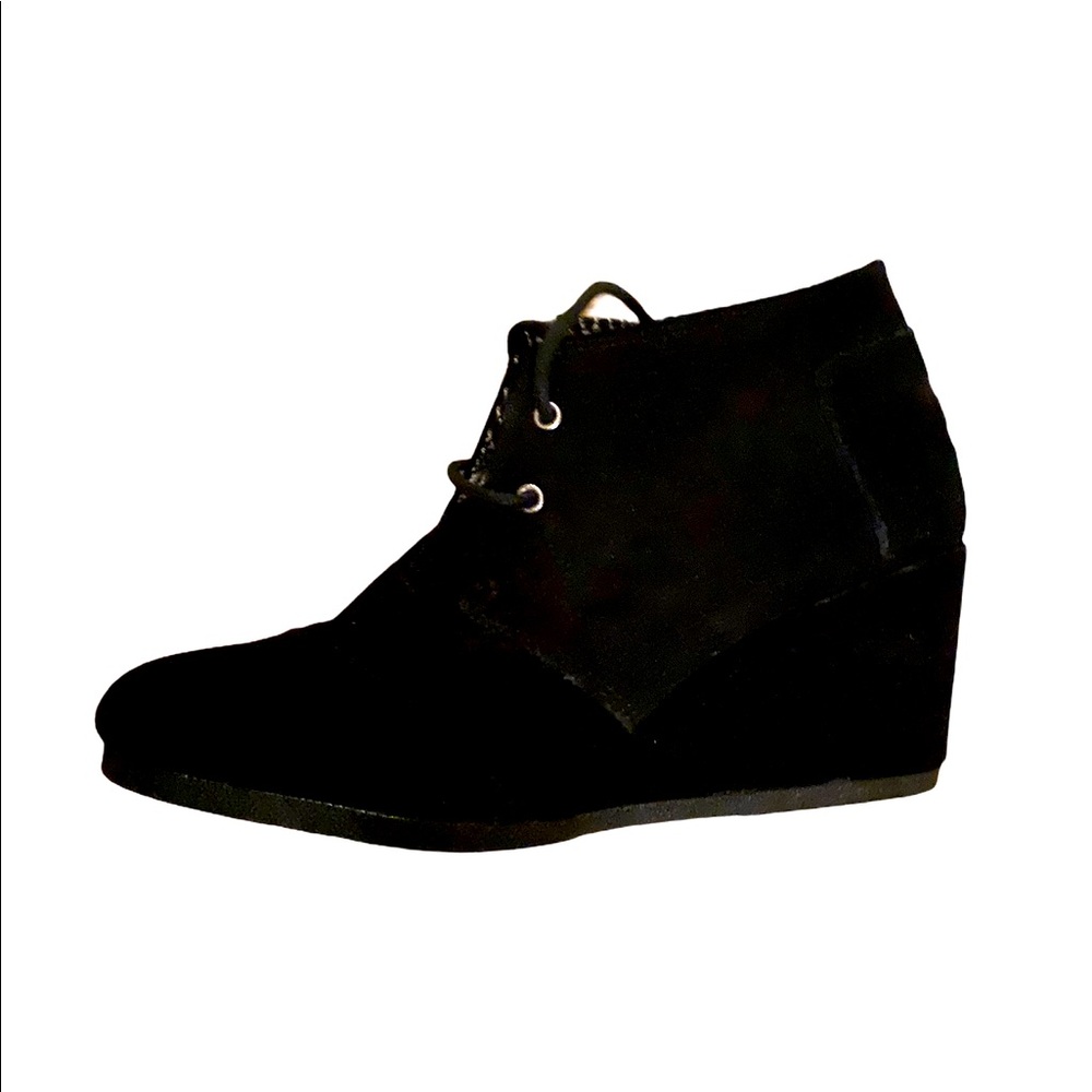 Toms wedges